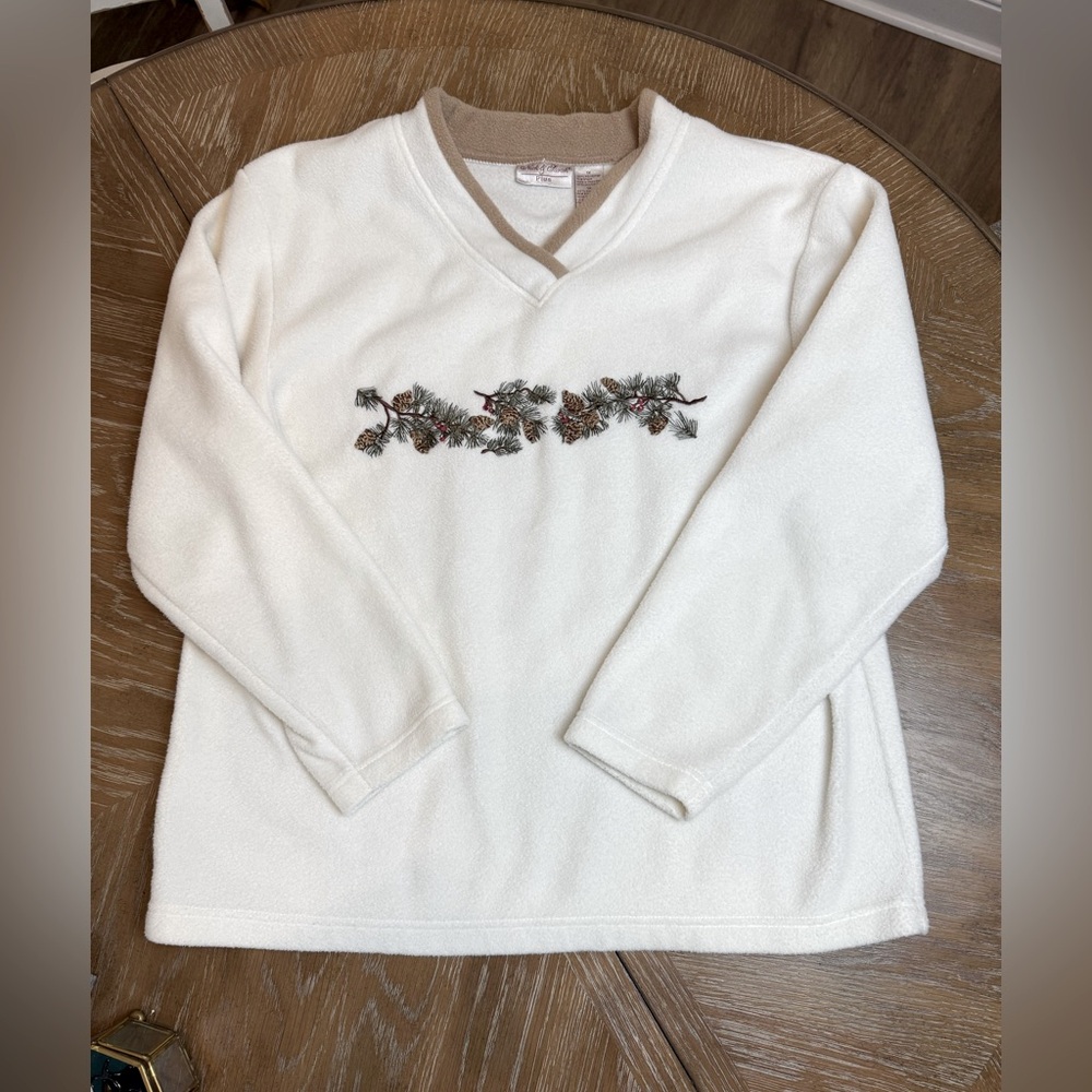 Off white fleece v neck with pinecones embroidered